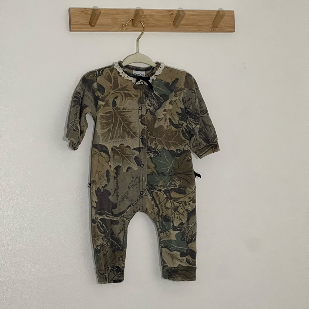 Jordan vintage made in the USA One-Piece Footie w/ lace & bow trim size 0-3